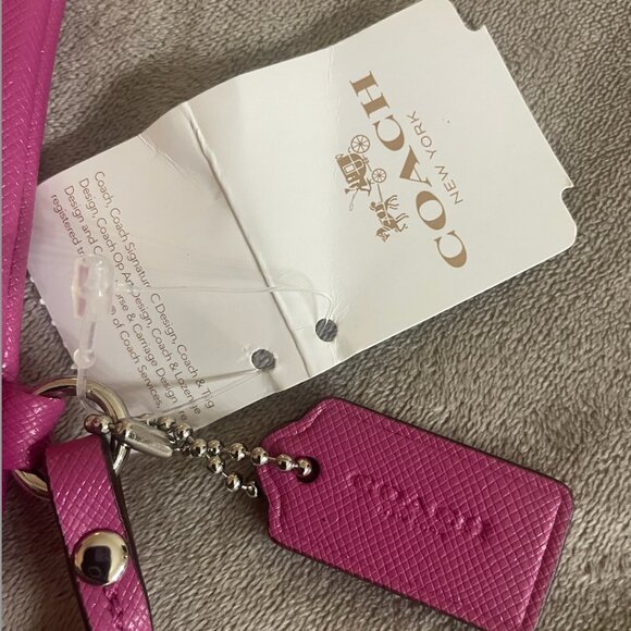 Corner Zip Wristlet - Picture 6 of 8